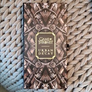 Urban Decay Game of Thrones Eyeshadow Palette